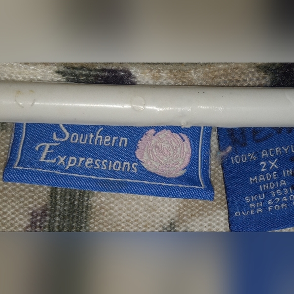 Southern Expression Sweatshirt - Picture 3 of 3